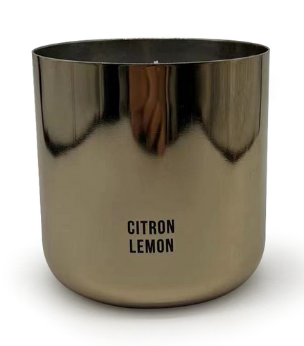 13680 - 8.5*8.5cm-350g Ambre Chadelle Parfum/e en pot noir en métal  sans couvert / Scented candle in jar black Amber- Unit price: 6.85$ (Min: Case of 6)